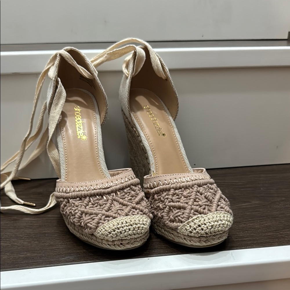Shoe dazzle wedges